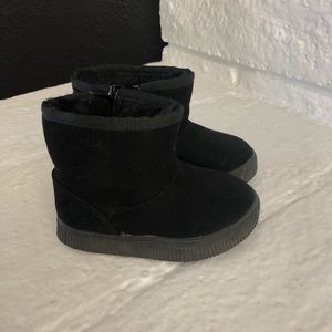 Black Fuzzy Lined Boots